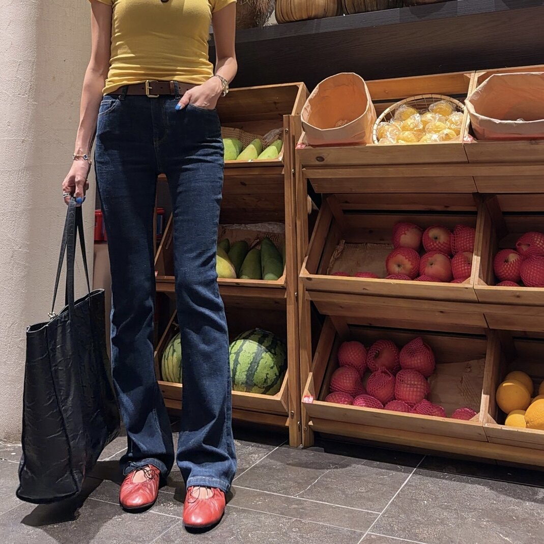 夏季复古加长新款裤子显瘦遮肉显腿长女款高腰微喇提臀牛仔裤