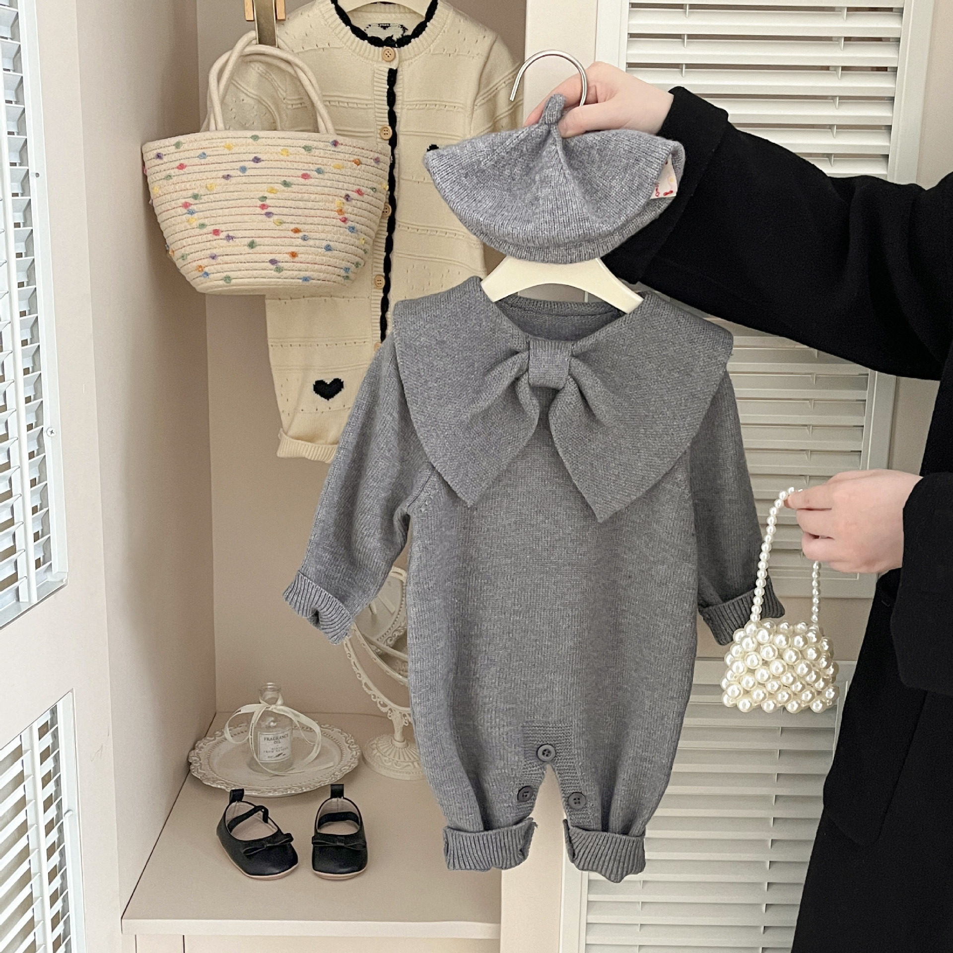 2026春秋季新品女宝韩版蝴蝶结披风针织连体衣婴幼儿学院风长爬服