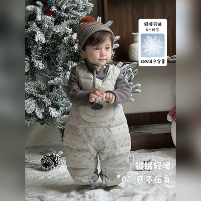 婴幼儿白鸭绒连体衣男宝无袖羽绒哈衣秋冬新款男童保暖外出服背带