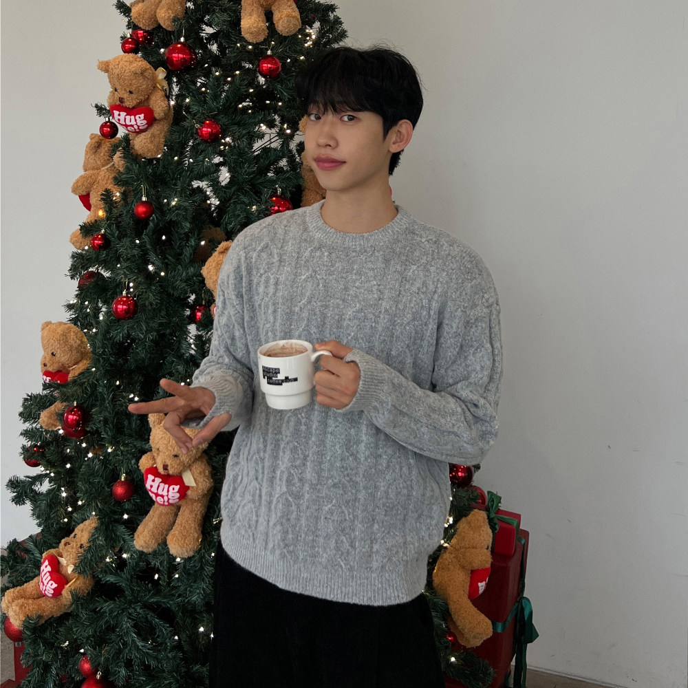 韩国东大门代购冬季时尚麻花纹保暖休闲宽松厚款针织套头毛衣男