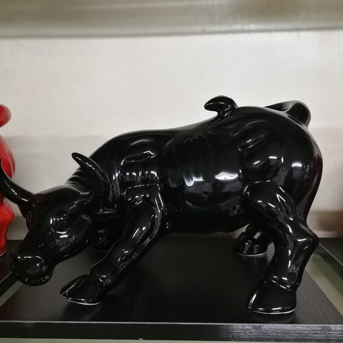 黑红色牛摆件招财风水陶瓷工艺品