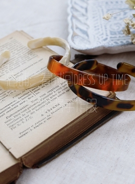 熙熙酱好配搭复古造型多色入手环