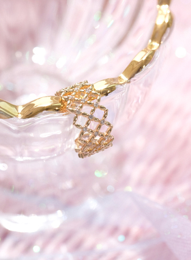 熙熙酱精致锆石镶嵌镀金材质18K