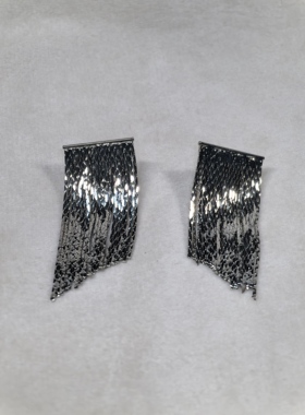 银色流苏耳环瀑布耳链高级感气质轻奢耳钉时尚925银针冷淡风耳饰