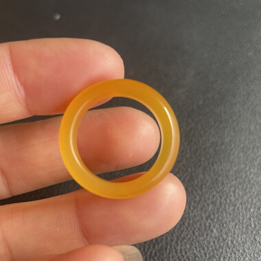 云南龙陵天然黄龙玉鸡油黄戒指17*5*4mm