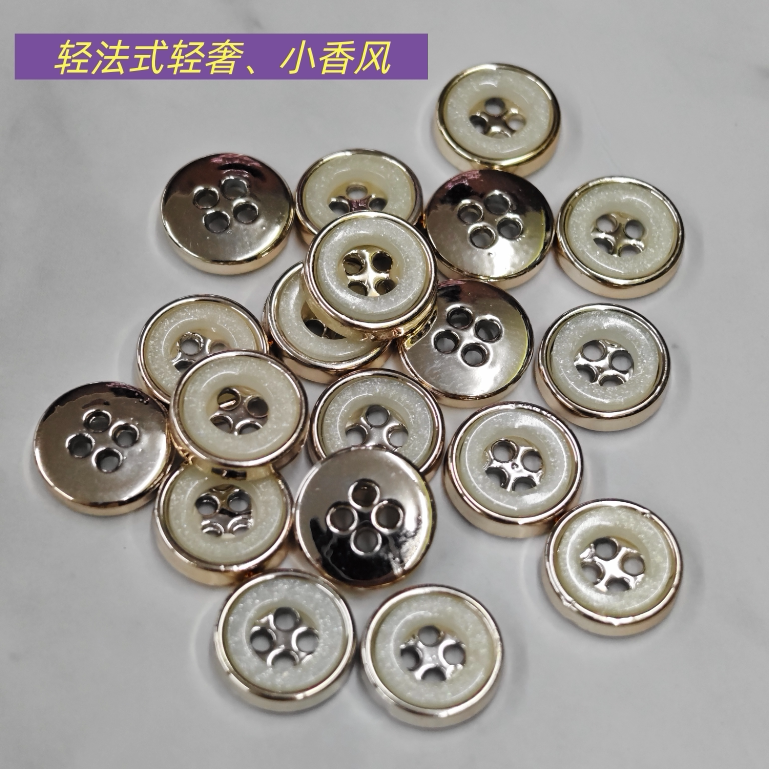 亮面四眼纽扣西装大衣商务服装