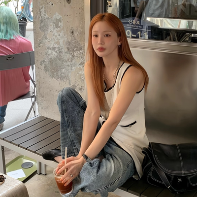 六月林 韩国博主同款辣妹风吊带背心女夏设计感修身不规则无袖衣