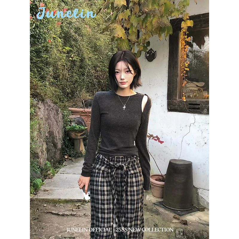 六月林 韩系通勤穿搭单边镂空设计感上衣修身显瘦打底衫小众chic