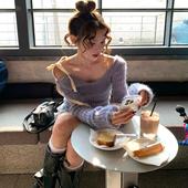 六月林 女 针织衫 2025新款 韩国不对称设计一字领单肩系带毛衣修身