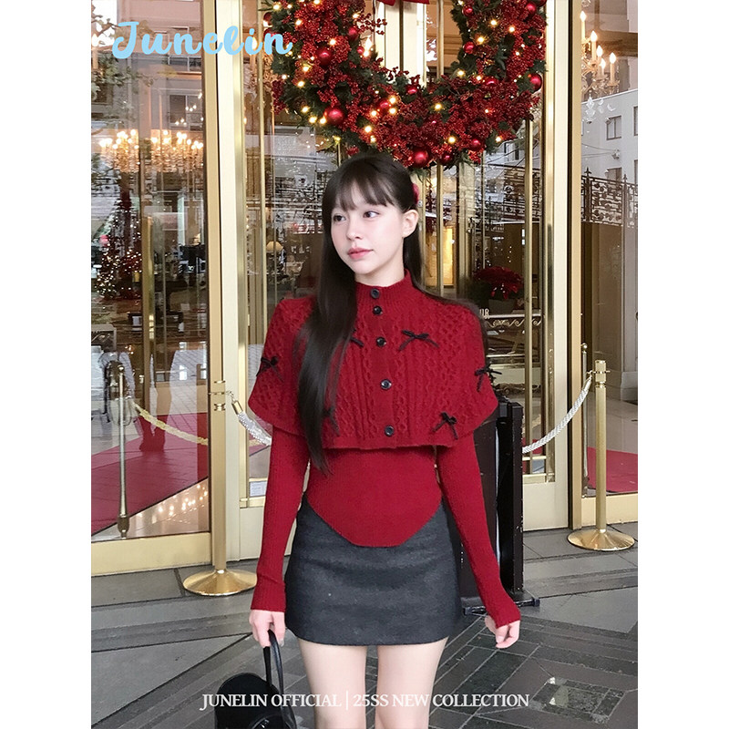 六月林 韩国博主同款圣诞氛围感穿搭甜美少女披肩斗篷针织衫收腰