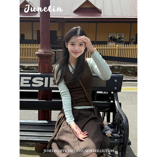 六月林 韩系日常减龄假两件绑带收腰针织上衣咖色百褶半裙气质ins