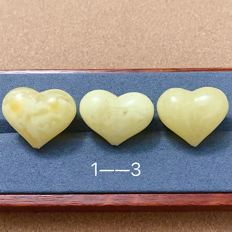 06福利款天然蜜蜡屁桃爱心大吊坠上下通孔满蜜妖花饱满厚实