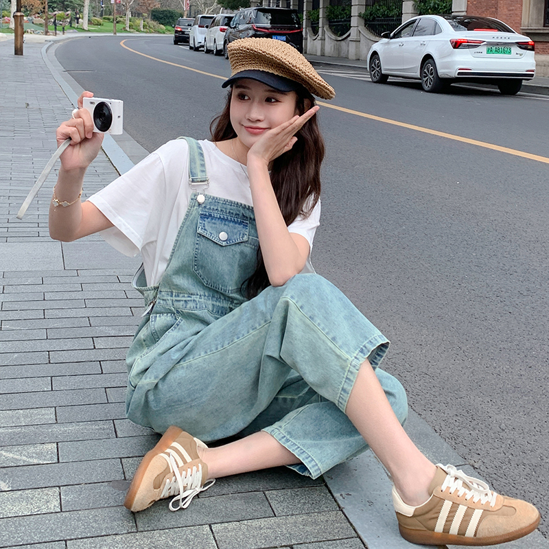 浅蓝色学院风休闲显瘦气质薄款牛仔背带裤女夏新款九分长款连体裤