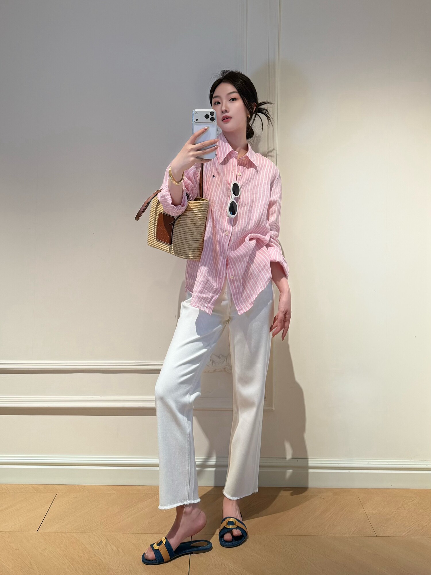 Cao Daman's white and pink striped linen shirt for vacation is a long-sleeved, loose, slimming and good-looking sun-protective shirt thumbnail 6