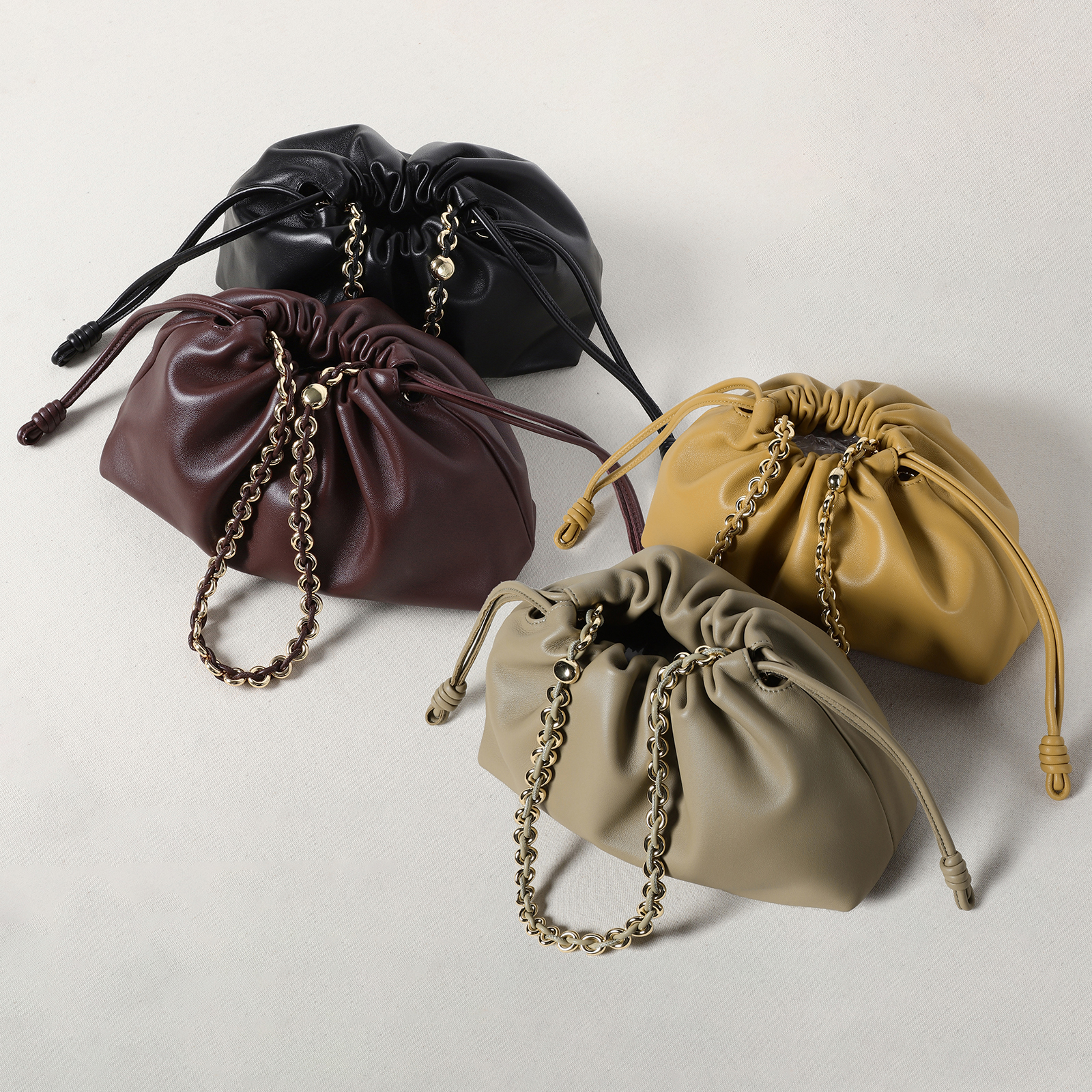 头层小羊皮链条福袋包腋下手提包