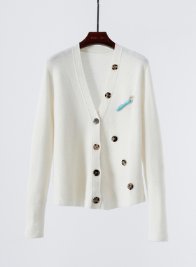 山羊绒V领开衫女白色可侧扣长袖软糯老钱风针织衫毛衣上衣