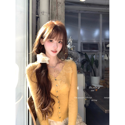 温柔仙气蕾丝拼接V领织开衫