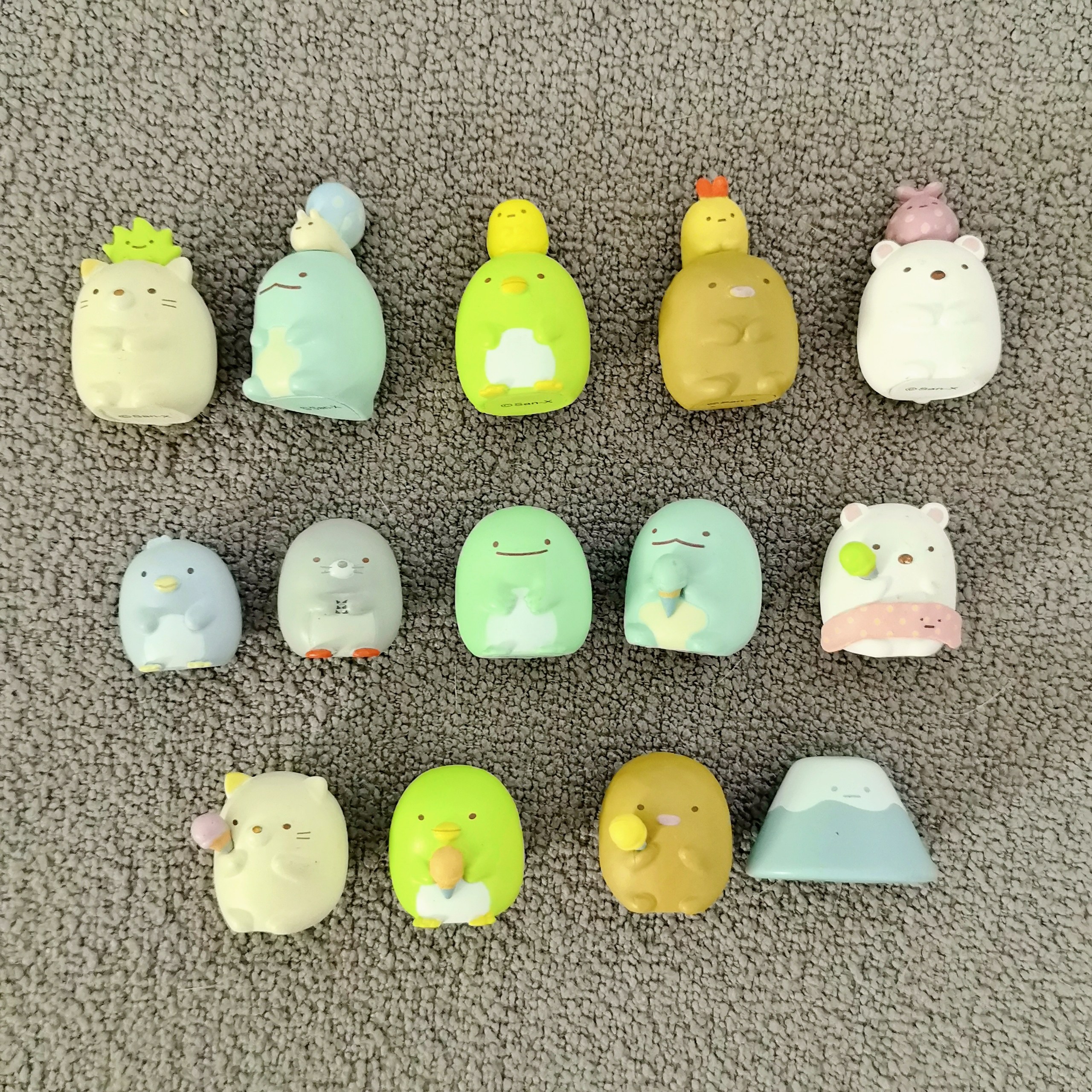 正版散货角落生物可爱卡通桌面摆件萌粒墙角动物玩具公仔