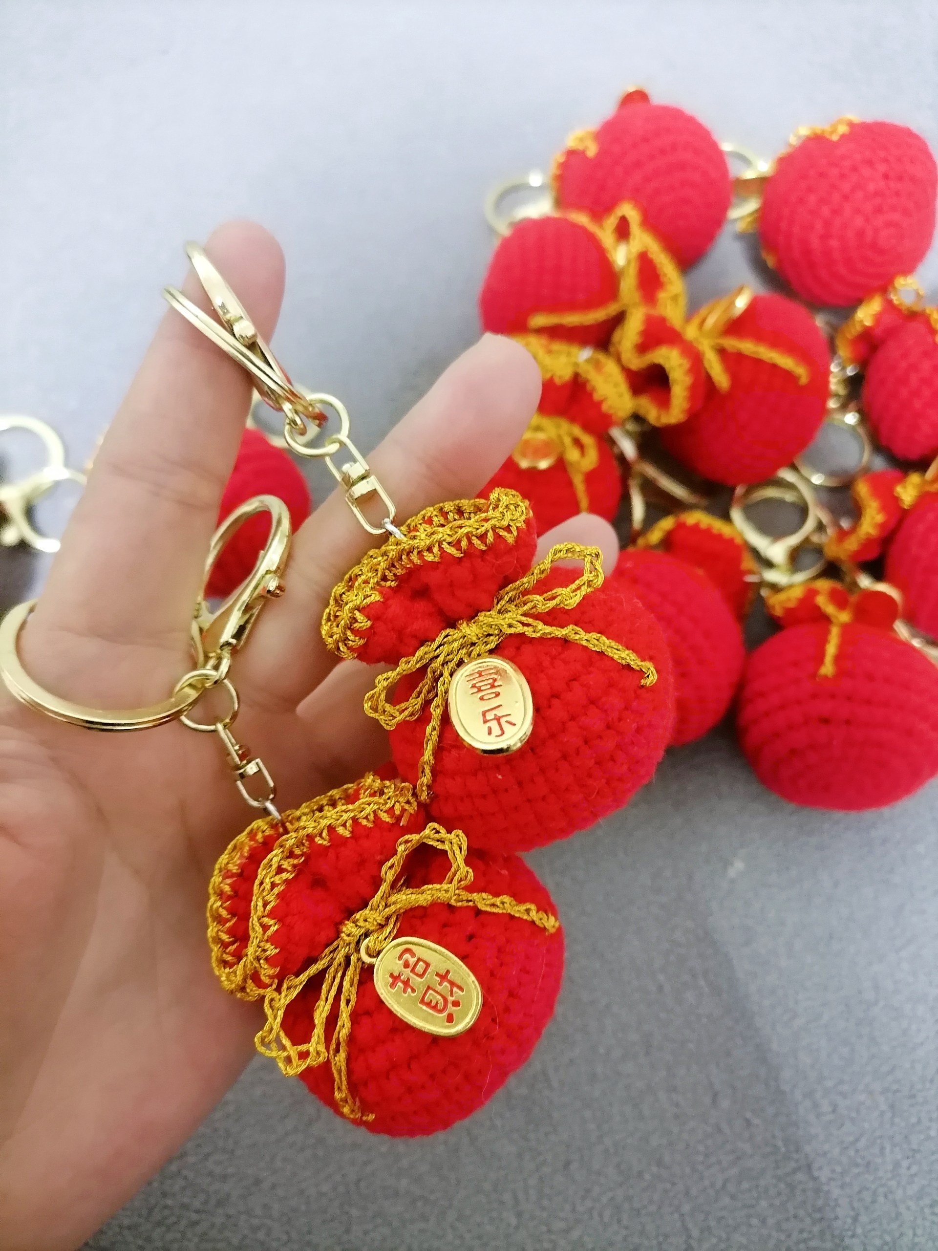 成品手工钩织新年福袋钥匙扣挂件包包挂饰平安喜乐招财纳福,服饰配件/皮带/帽子/围巾,DIY编织材料包,淘宝优惠券,粉丝福利购,淘宝优惠卷