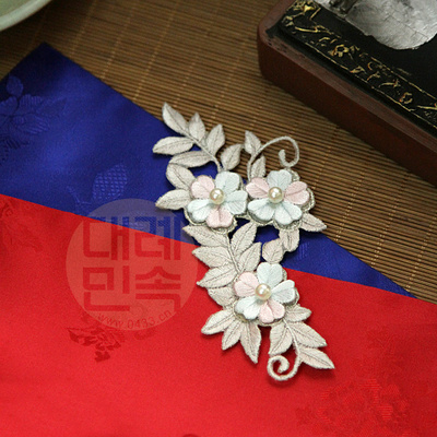 韩服原装进口韩服立体带珠胸花宽5*高13cmH-P01109