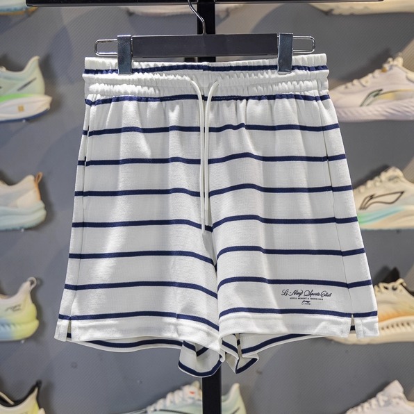 李宁女子透气宽松短卫裤