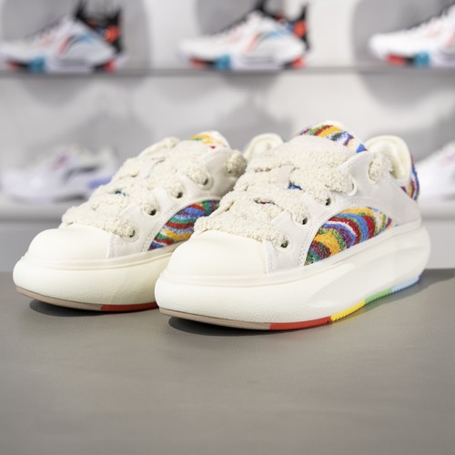 李宁系带女子低帮增高休闲鞋