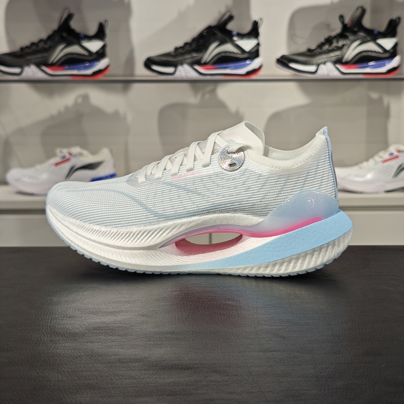 李宁女子弹速跑鞋减震回弹