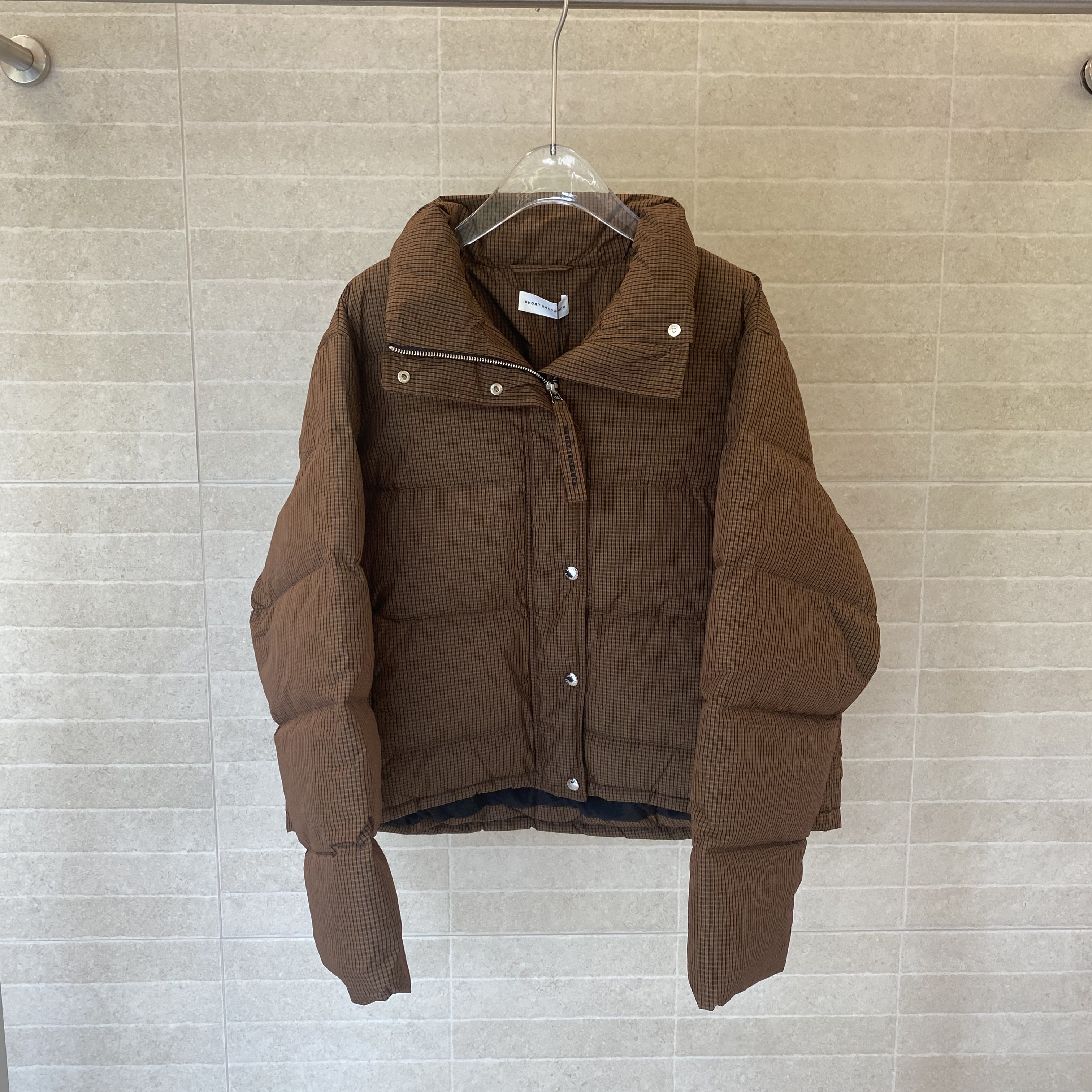 SHORT SENTENCE 小格纹短款羽绒服25年秋冬25AWDNO2-MX98——4600