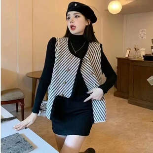 秋季新款设计感复古条纹毛边不规则新款小香风外套针织开衫女马甲