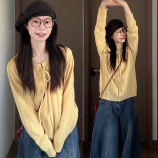 爱丸丸MELIY黄色2025年秋季新款通勤V领细带美利奴麻花针织毛衫女