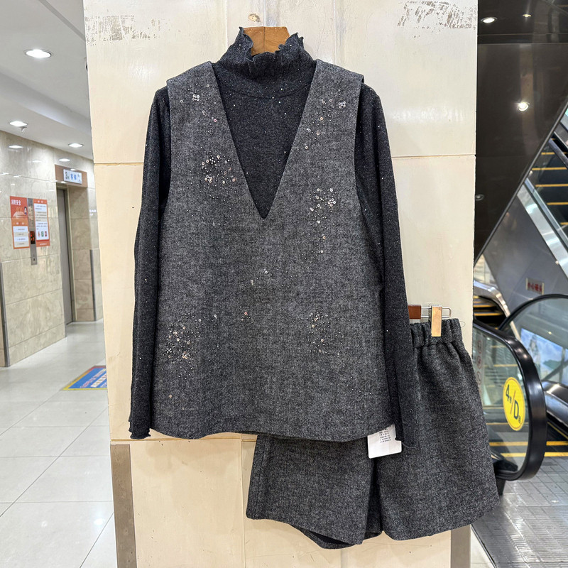 5122 高领亮片内搭+钉珠刺绣花羊毛马甲罩衫+松紧腰短裤三件套春,女装/女士精品,时尚套装,淘宝优惠券,粉丝福利购,淘宝优惠卷