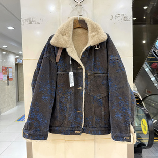 33-7708 撞色植绒花单排扣翻领遮屁休闲加厚皮草内胆牛仔派克服冬