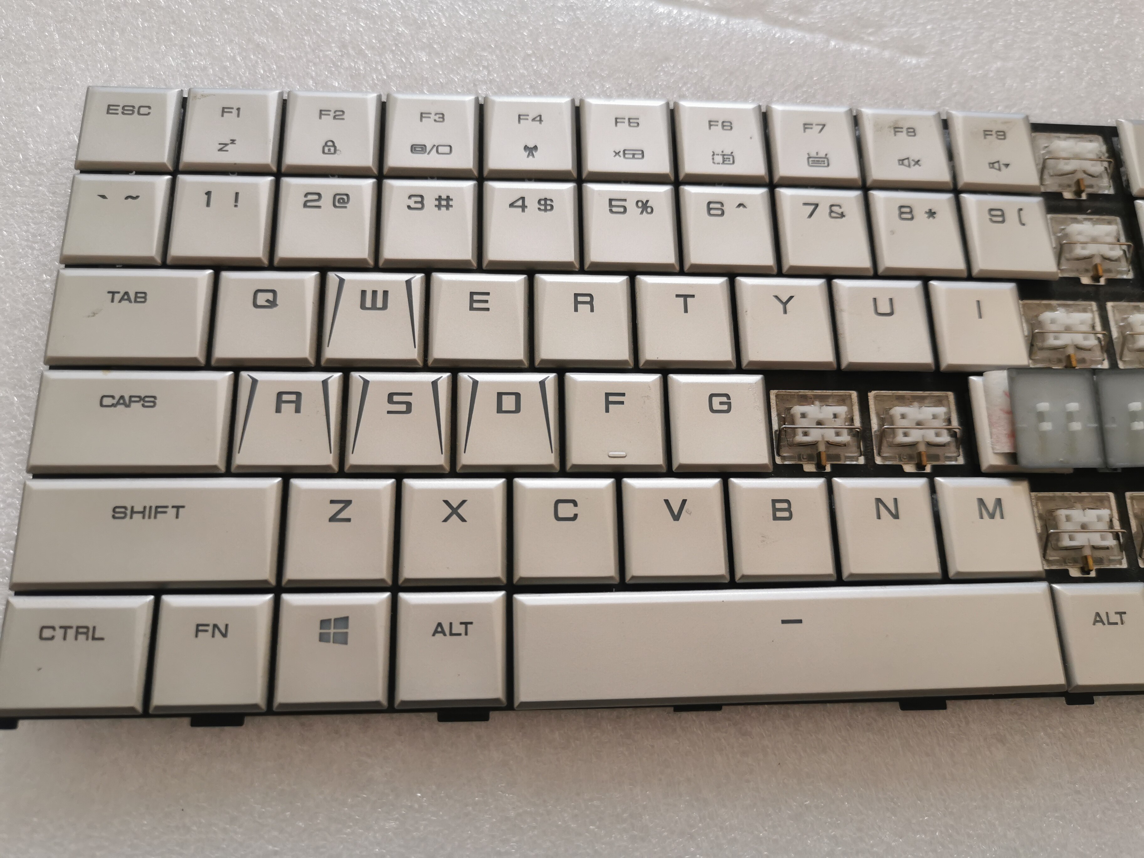 MECHANICAL REVOLUTION 심해 타이탄 X6 X7 X8 X9TI F117 T5 Z2 노트북 키보드 키캡 브래킷