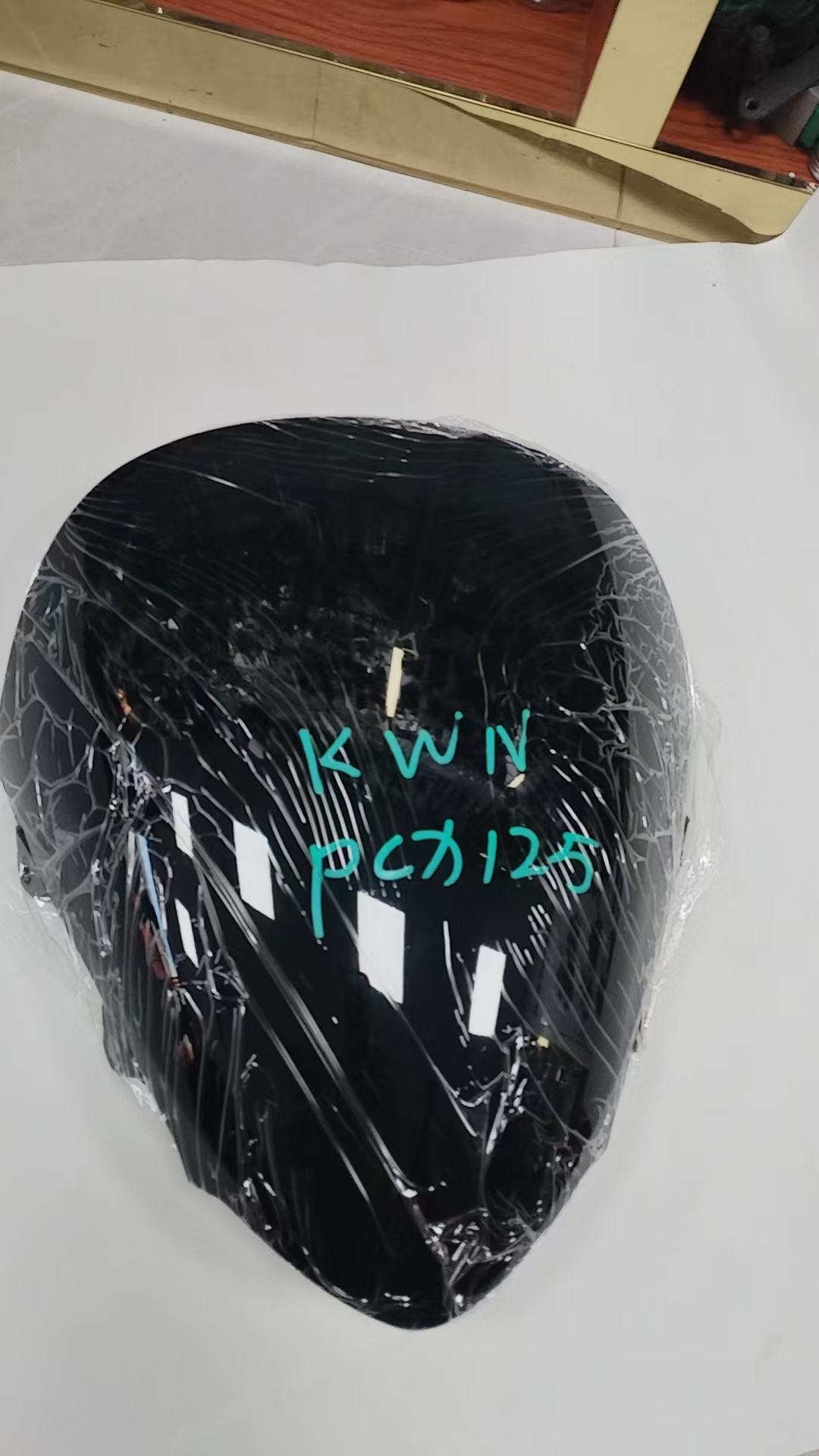 摩托车配件，适用于车型PCX125， KWN 挡风玻璃 ，前挡风