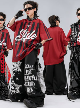 街舞儿童潮服嘻哈男童黑红条纹皮裤演出服套装hiphop男孩表演服男