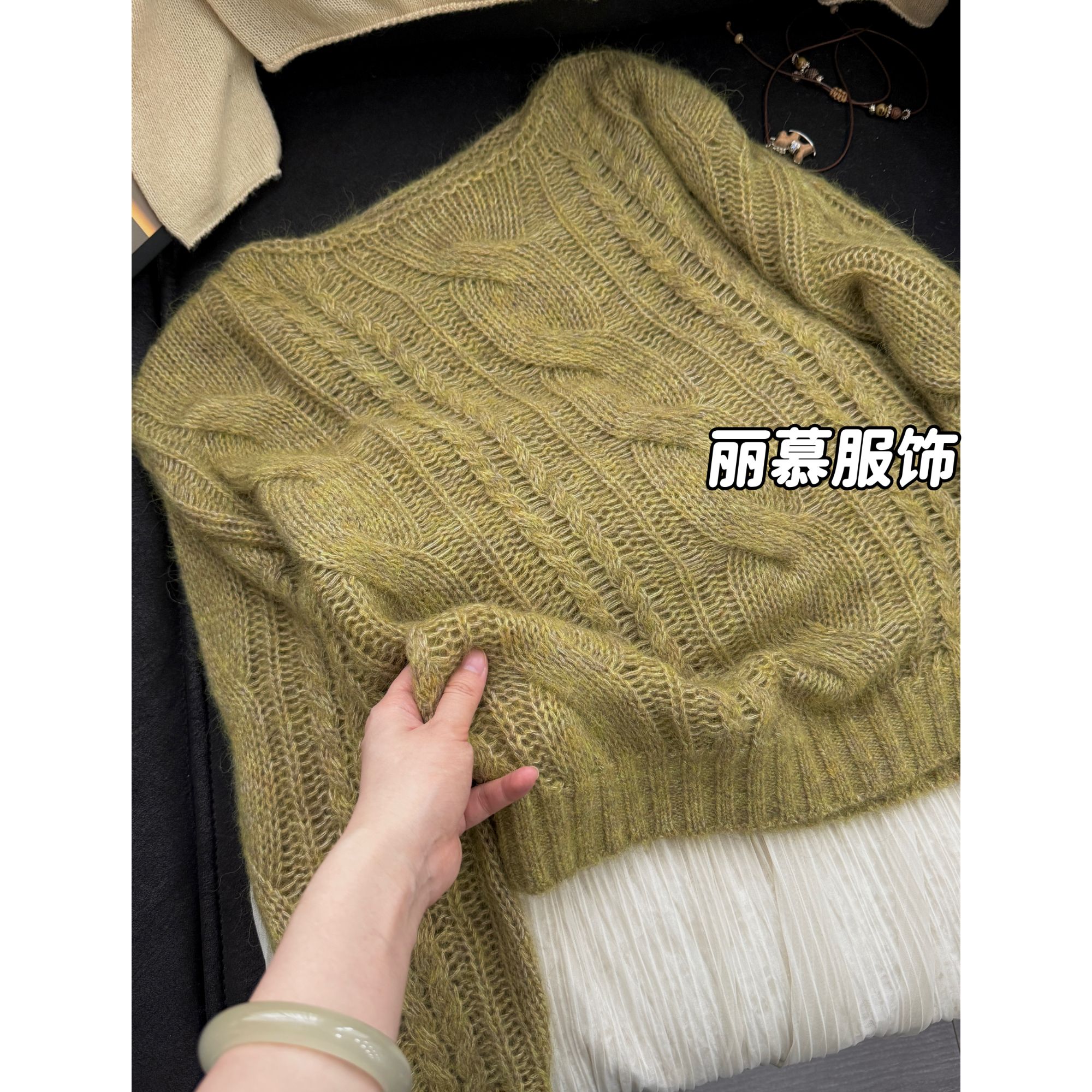 【棉花糖】法式设计感麻花新款纸片人套头一字领针织毛衣3106