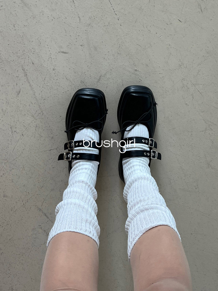 BRUSHGIRL 패셔너블한 발레슈즈 두꺼운 밑창 메리제인 한국세대 동대문 벨트 버클 리본 스퀘어 토 슈즈
