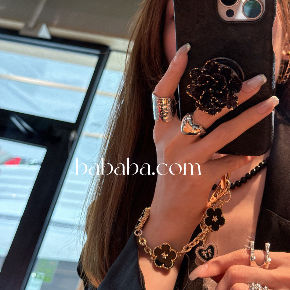 奢华丝绸黑花支架17/18适用iPhone16ProMax手机壳苹果15Pro保护套女款14pm全包边软壳13气质时尚创意小众带链