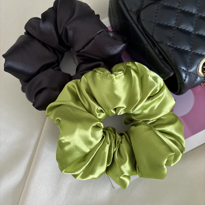 明星同款黑色kitsch枕头发圈缎面高级感护发超大头绳充棉肥肠圈