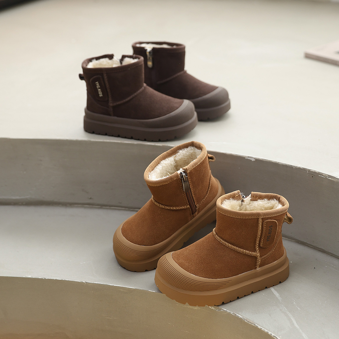 儿童真皮加厚棉鞋儿童防踢雪地靴