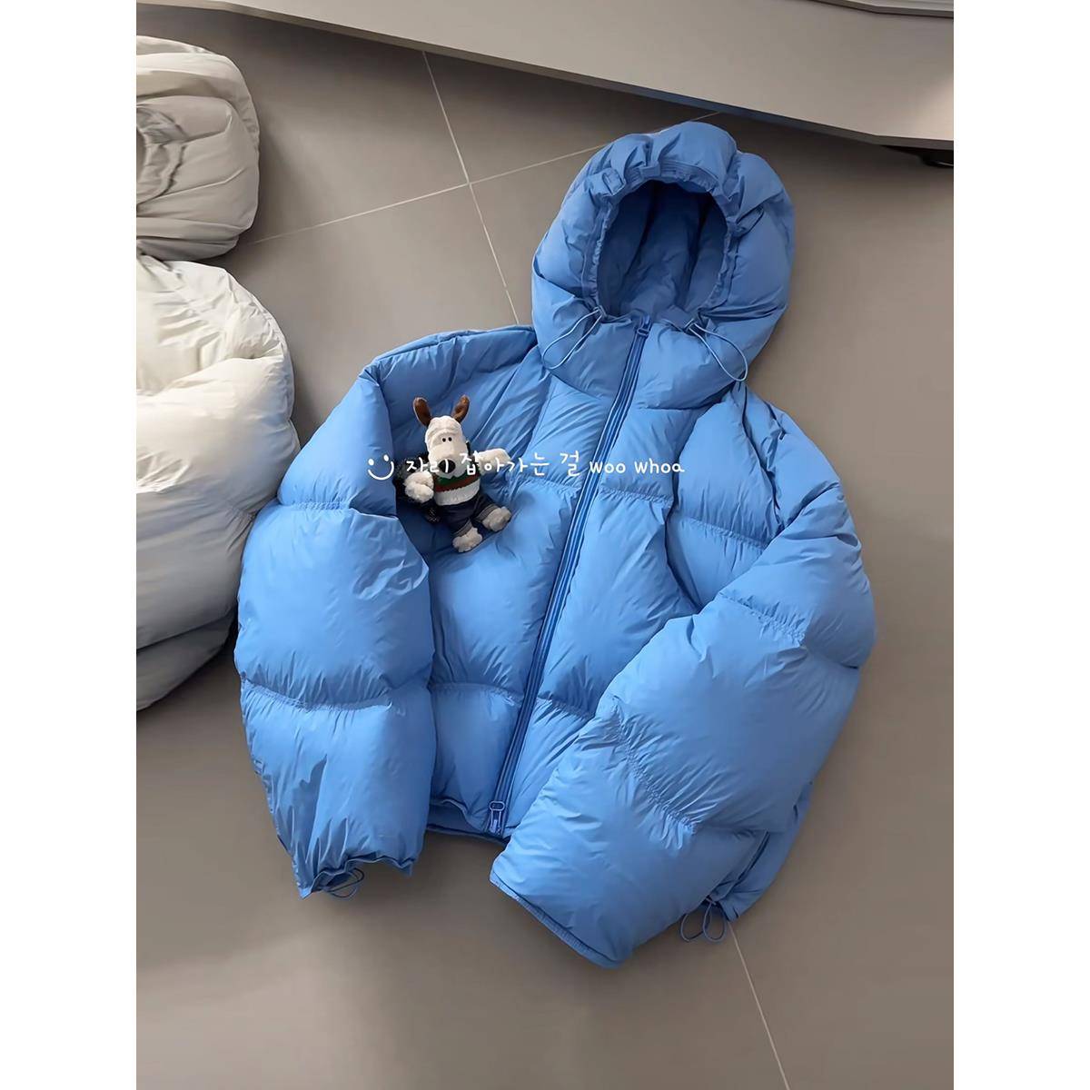 2025冬季新款蓝色连帽泡芙羽绒服外套女短款加厚保暖廓形面包服