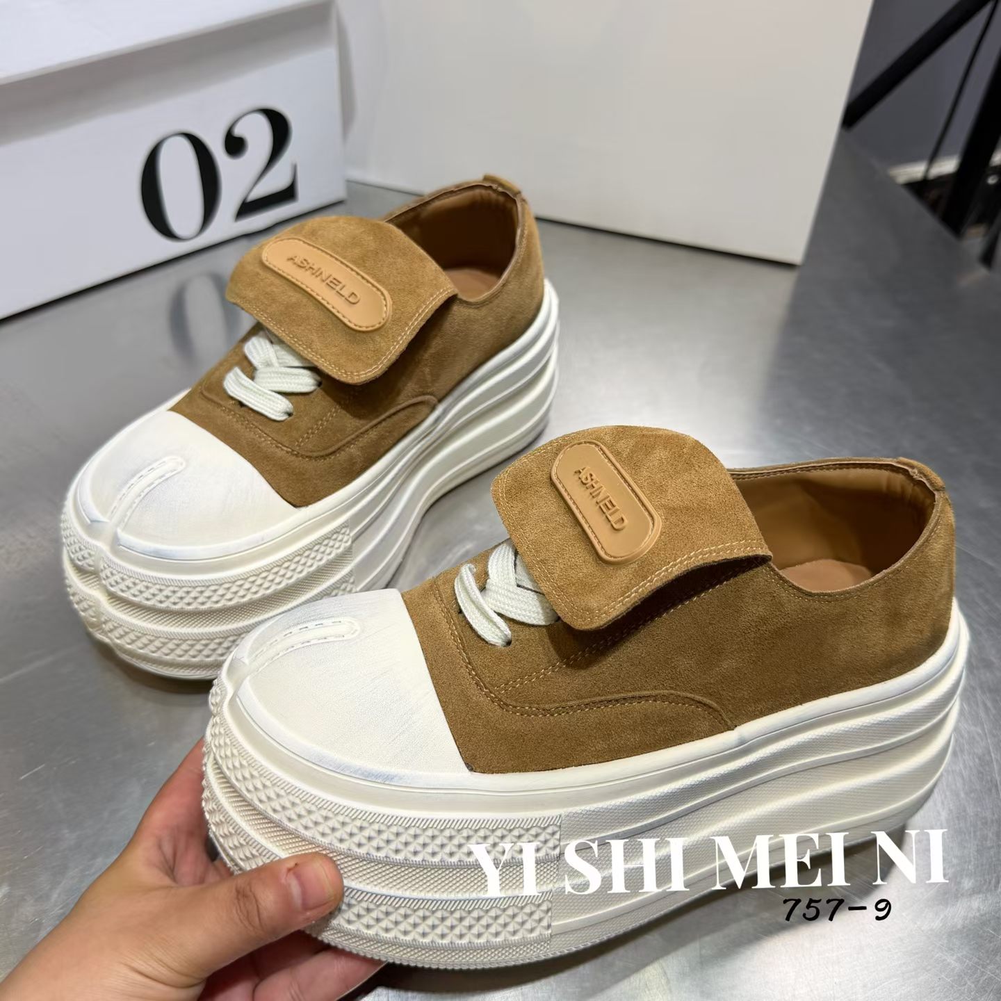 欧货磨砂真皮休闲百搭厚底松糕鞋女秋季2026新款擦色做旧复古单鞋