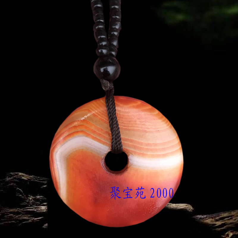 战国红玛瑙平安扣宣化花纹吊坠