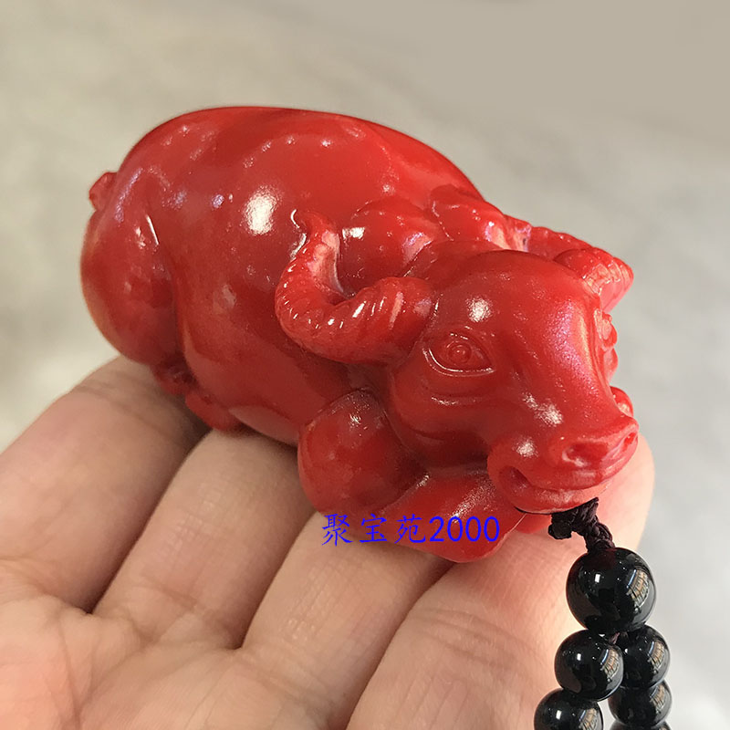 仿南红玛瑙扭转乾坤把件精雕柿子红招财生肖牛把玩原石牛气冲天