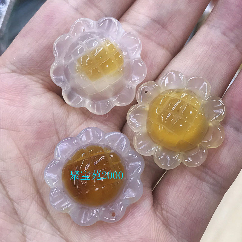 天然俏色冰种玉髓向日葵吊坠俏黄色玛瑙一举夺魁挂件女太阳花挂坠