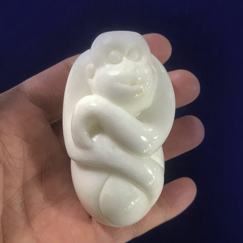 天然蓝田玉立体精雕猴子手把件玉石生肖候把玩件玉石玉猴文玩把件