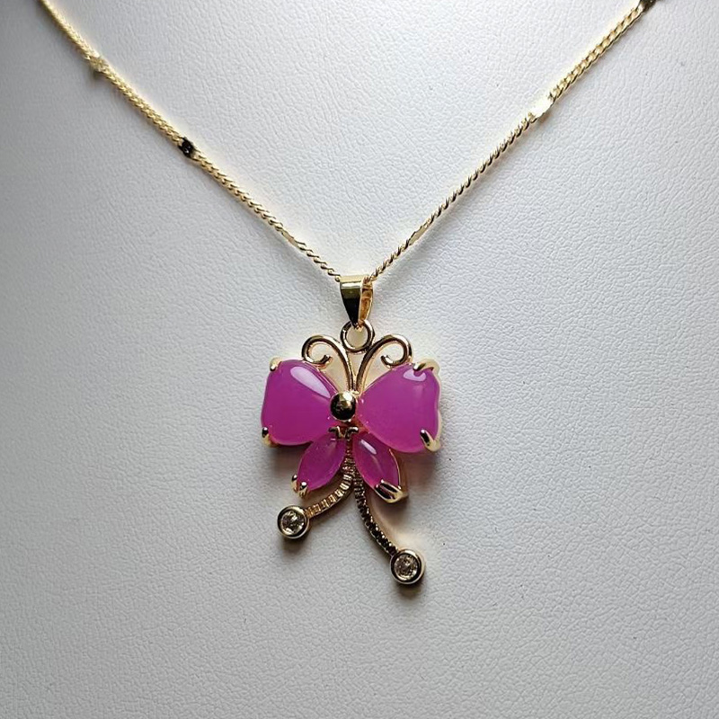 舒俱来樱花粉蝴蝶吊坠