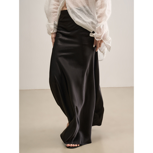LANVIVIER 极简静奢风流光溢彩黑色缎面长款拖地鱼尾裙新款26春夏