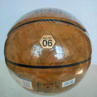 SPALDING十字型颗粒室内外篮球