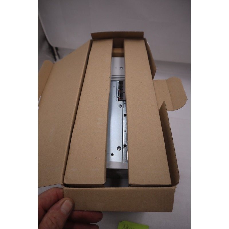 Lenze EVS9323-CSV003 伺服控制器逆变器全新带盒库存 G478